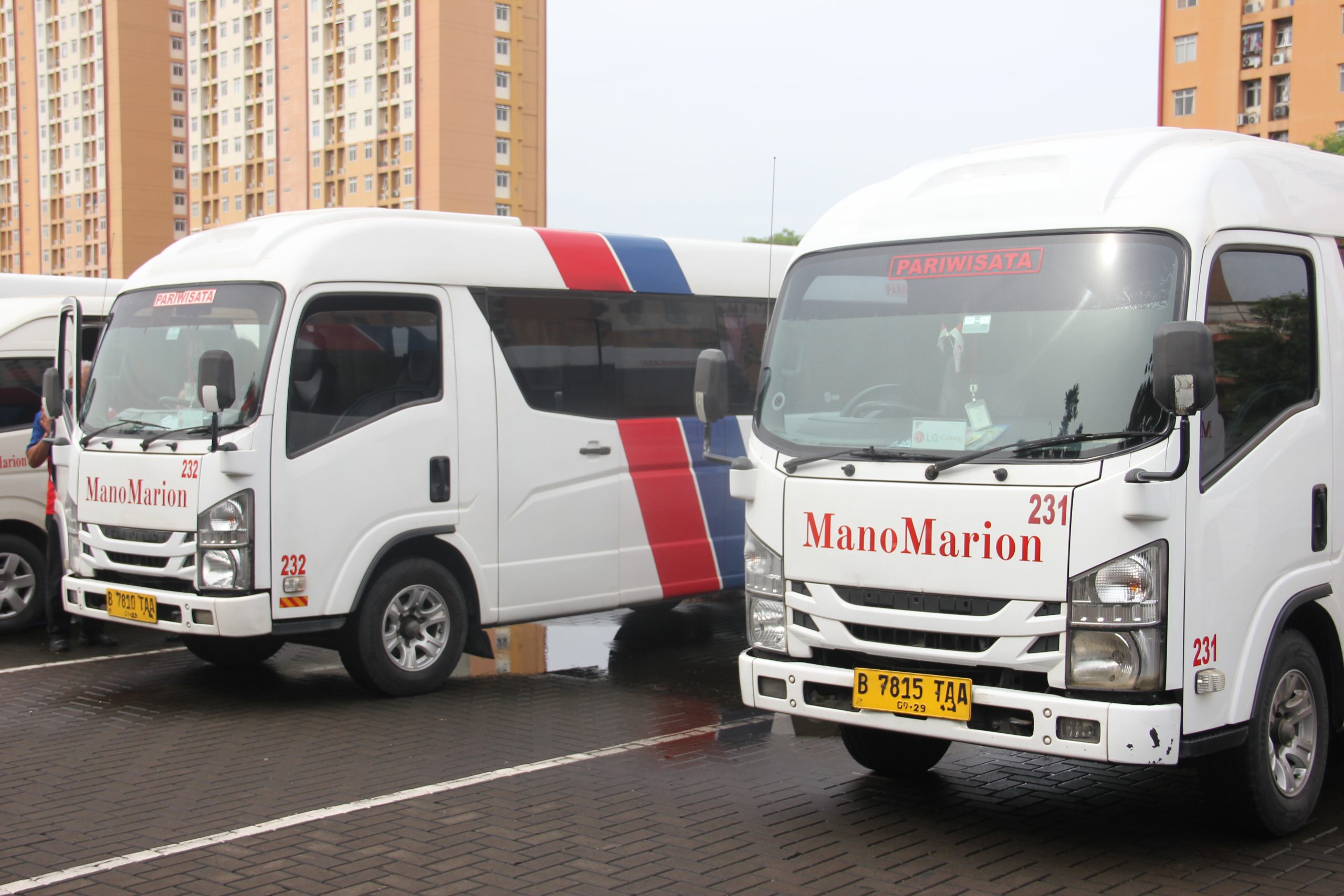 Sewa elf jakarta di mano marion transport untuk liburan ke puncak, bandung, dll
