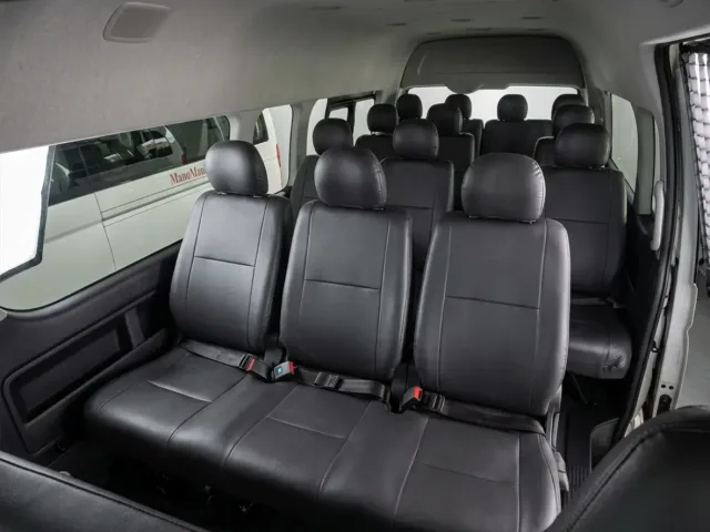 Hiace Berapa Seat? Ini Kapasitas dan Kegunaannya